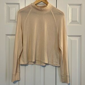 Abercrombie & Fitch Long Sleeve Women’s Lightweight Sweater - Size Small